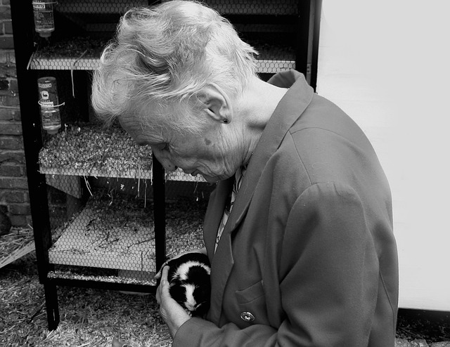 Coventry Silver Ware: Painting Jewelry for Artistic Expression