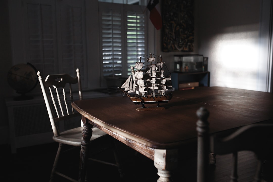 antique-640x480-30527616.jpeg