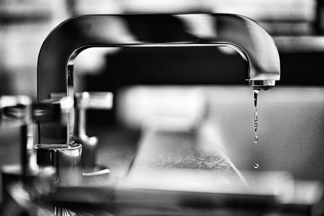 plumber-640x480-35331057.jpeg