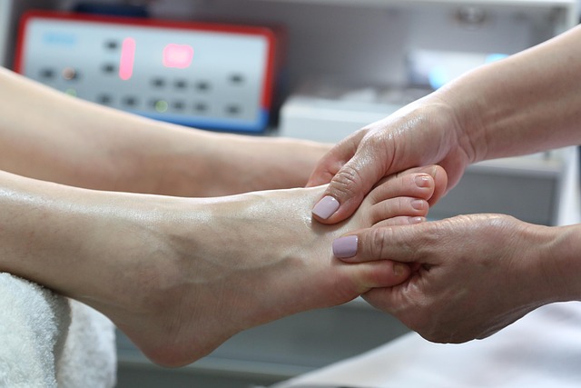 Natural Remedies for Comprehensive Skin Tag Removal on Hands and Feet