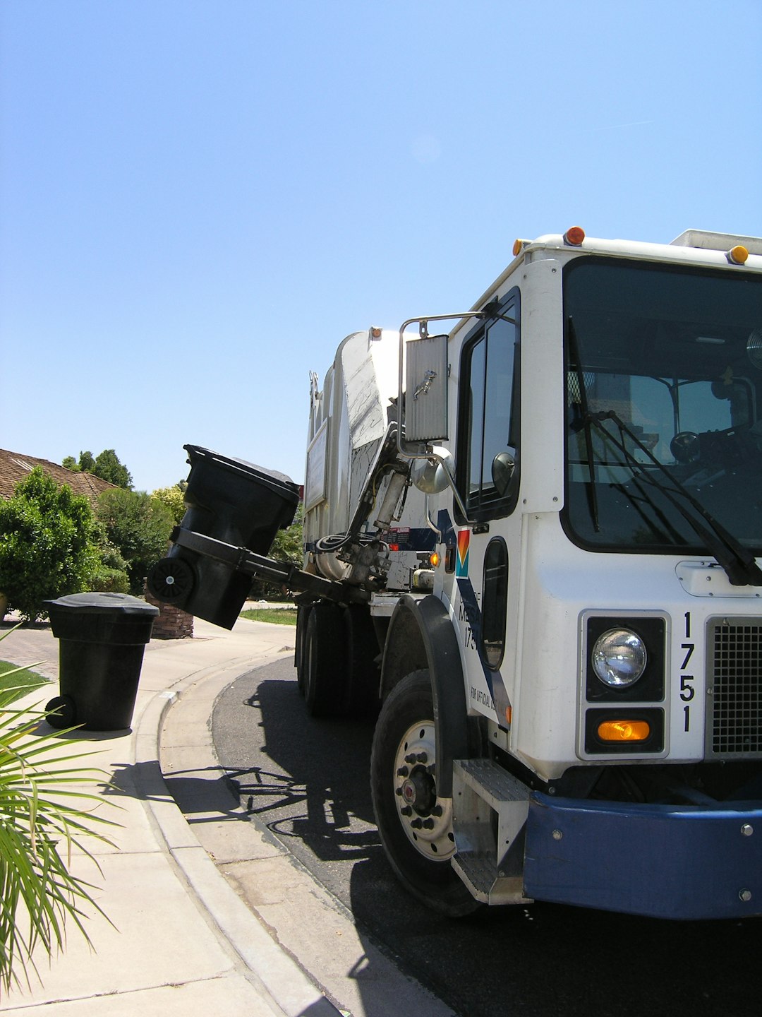 Declutter, Maximize Space: Professional Clearances for Efficiency