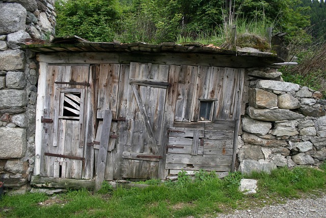 Protecting Privacy During Probate: House Clearance &amp; Digital Planning